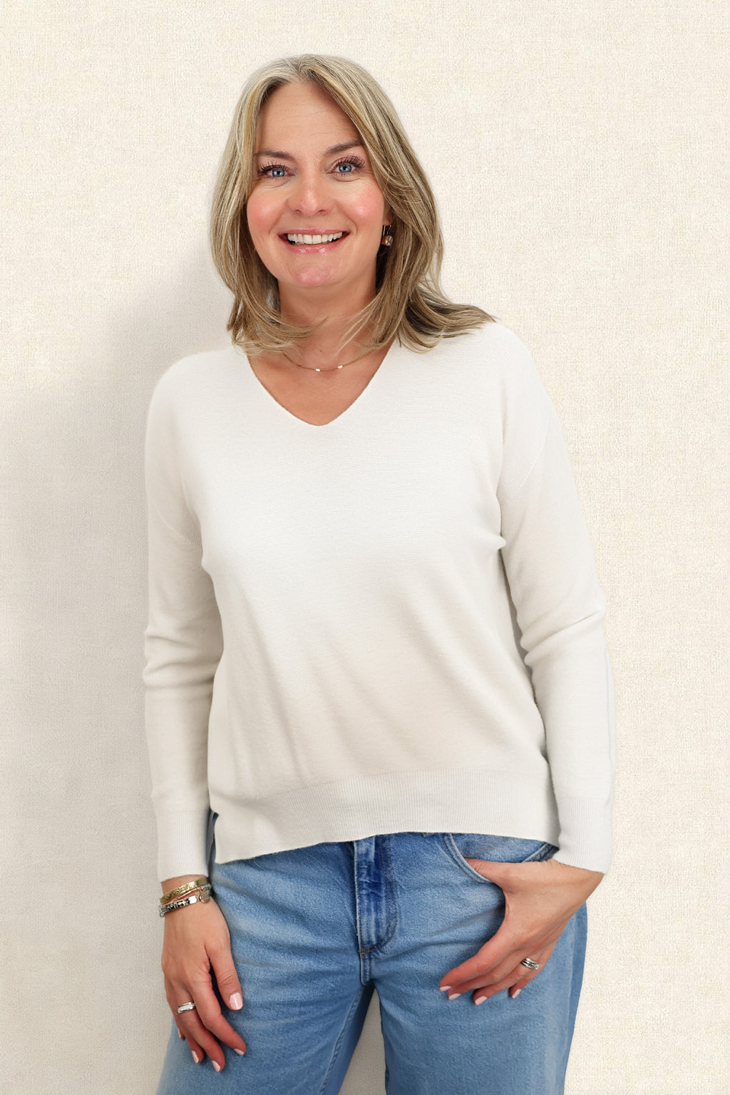 CECILIA V-NECK KNIT