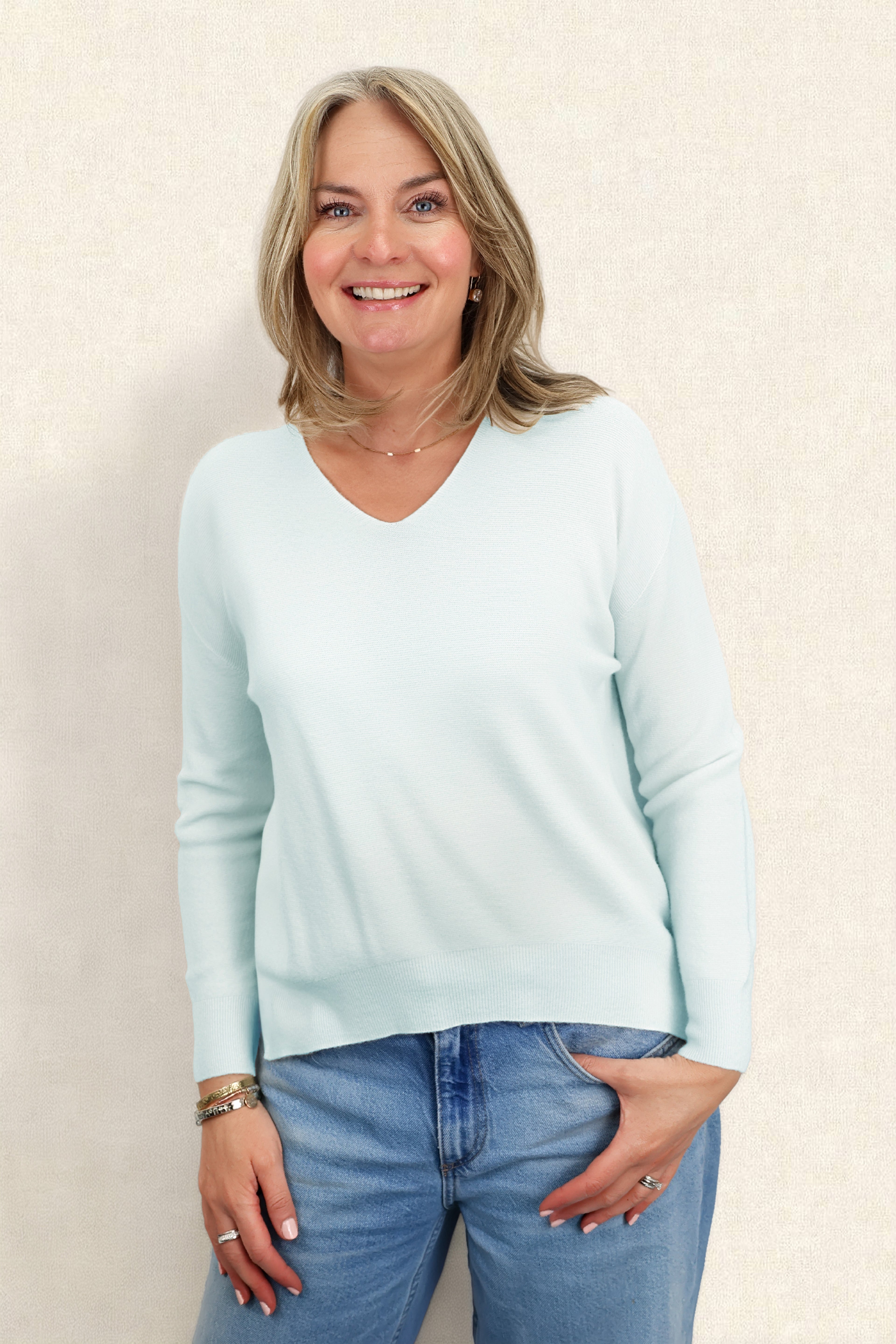 CECILIA V-NECK KNIT