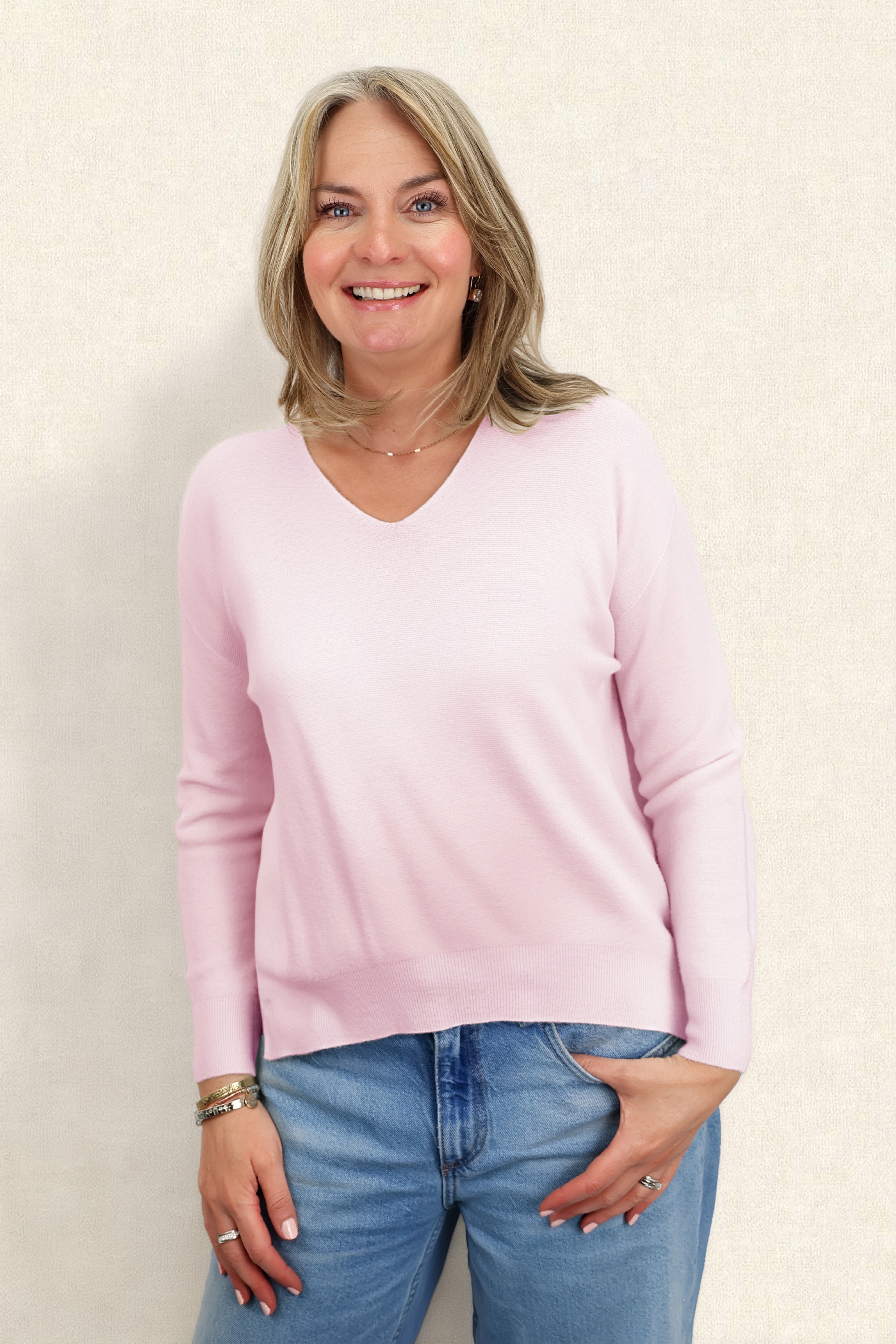 CECILIA V-NECK KNIT